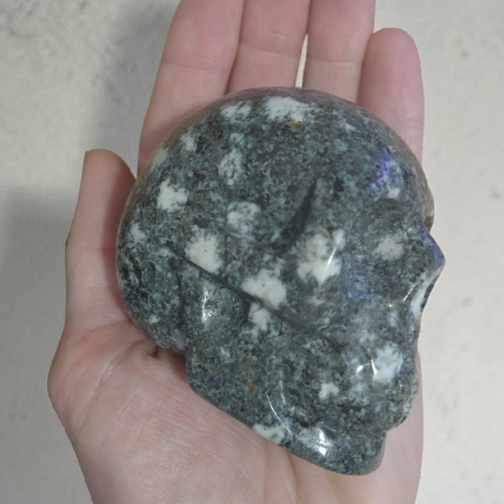 Preseli Bluestone - Stonehenge Stein Kristallschädel