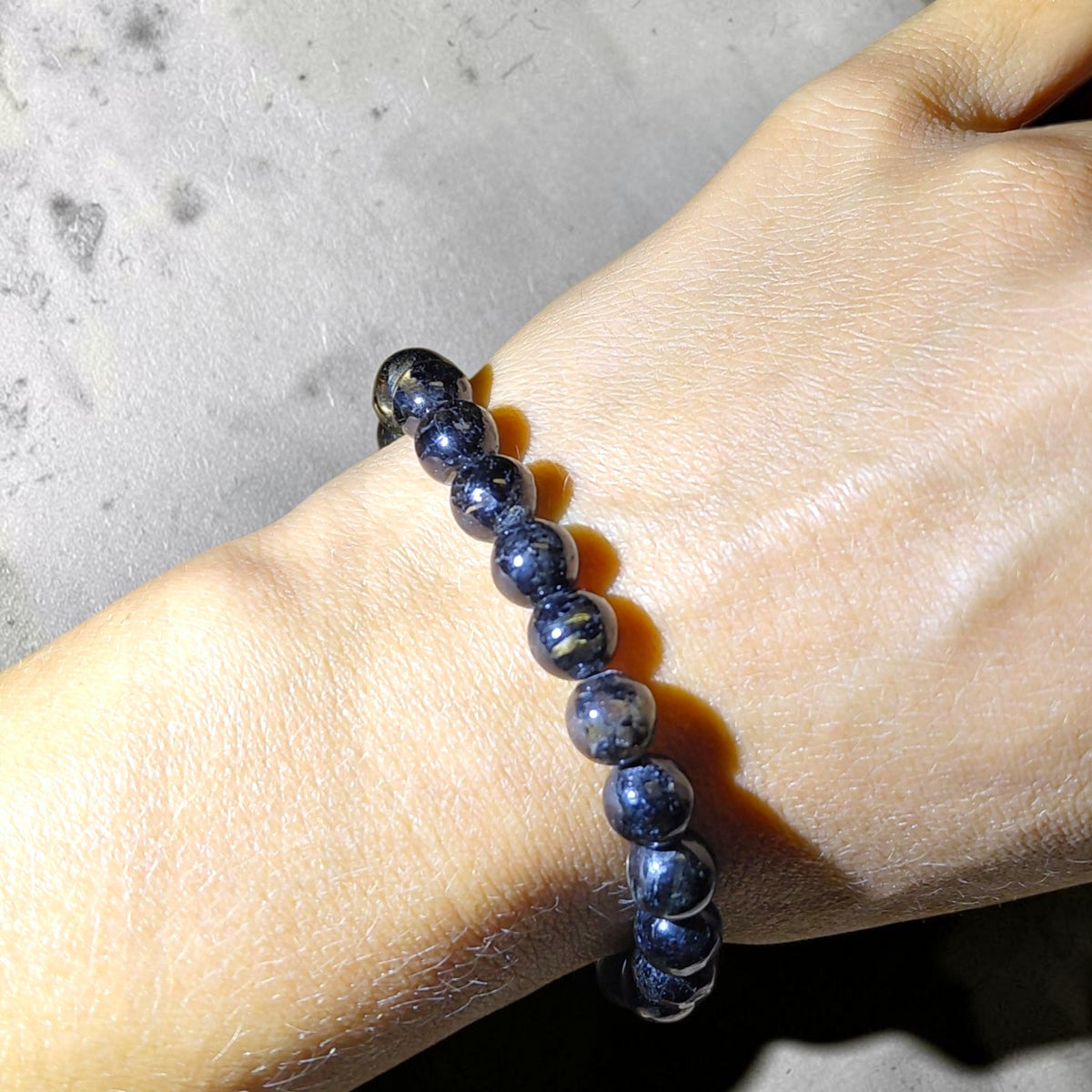 Nuummit Armband 6 mm, aus Grönland Urgestein vom Polarkreis