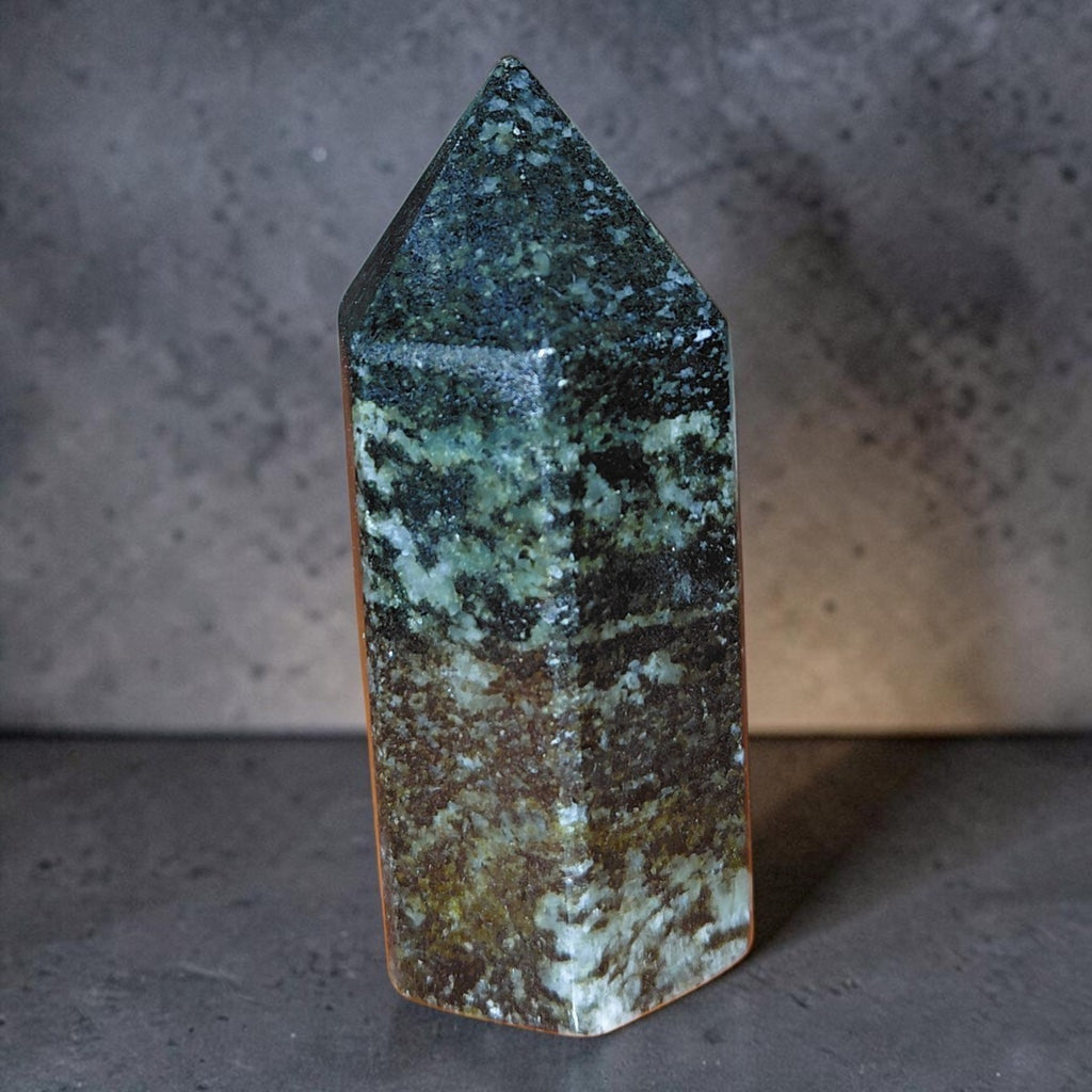Impaktit Turm - Gardnos Meteoriten Krater Norwegen