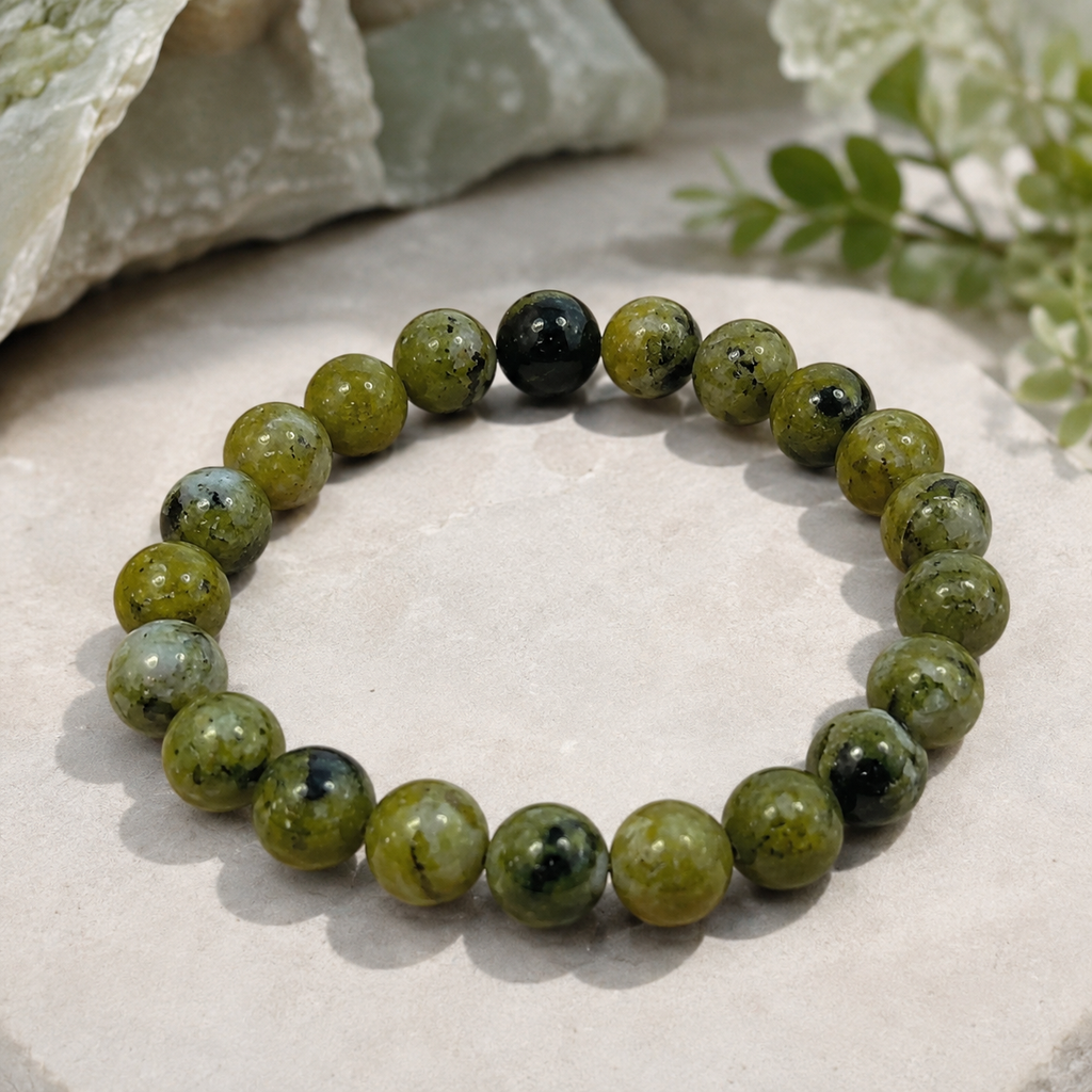 Lizardit (Serpentin) aus Norwegen, 8mm Gummiarmband