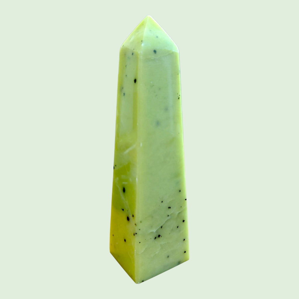 Serpentin Obelisk aus Pakistan