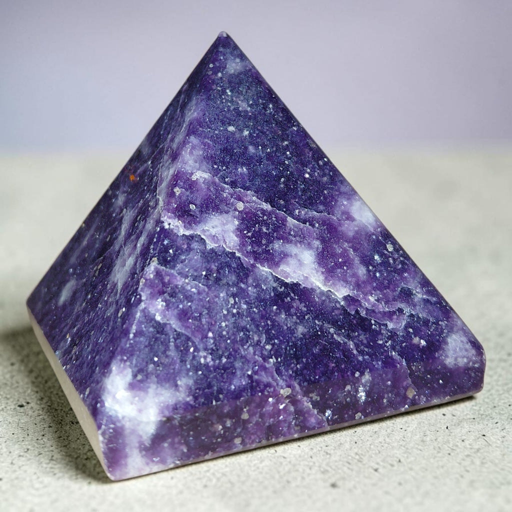 Lepidolith Pyramide