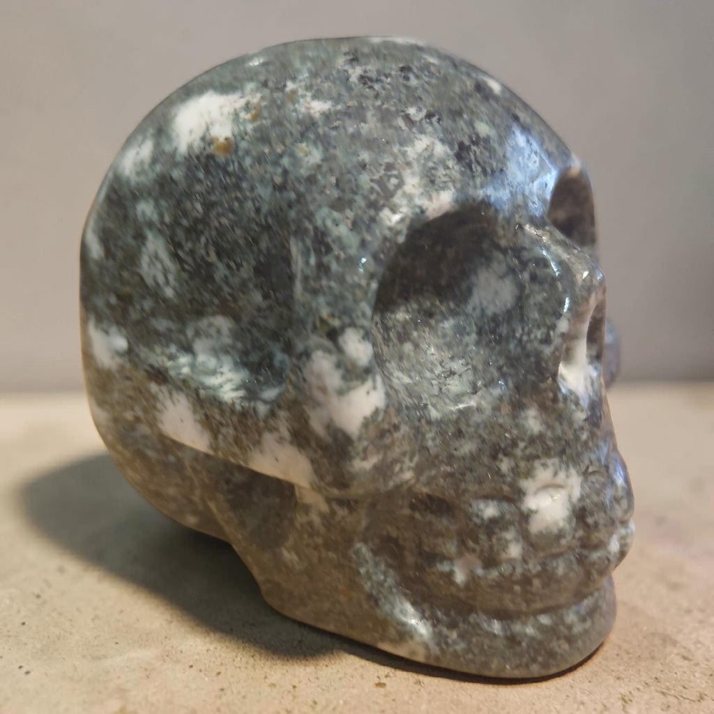 Preseli Bluestone - Stonehenge Stein Kristallschädel